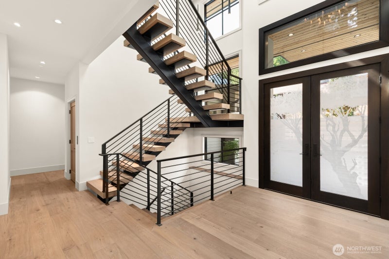 8333 NE Juanita Drive
