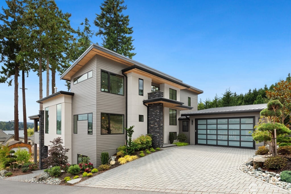 Photo of 8333 NE Juanita Drive, Kirkland, WA 98034 (MLS # 2585502)