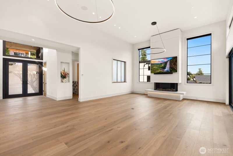 8333 NE Juanita Drive
