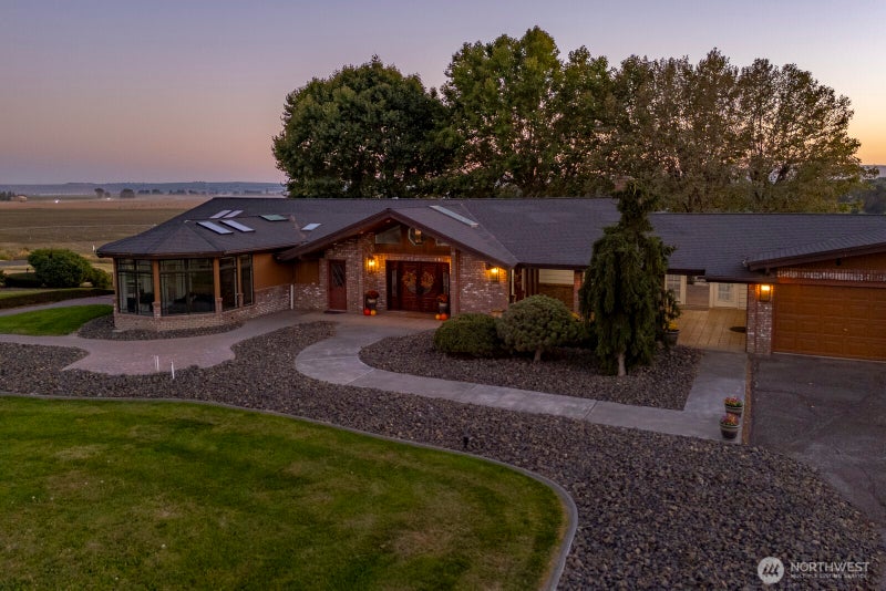 2229 W Bench Road