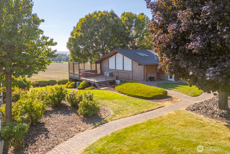 2229 W Bench Road