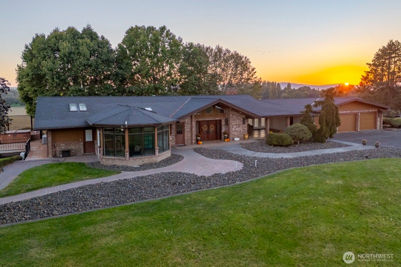 2229 W Bench Road