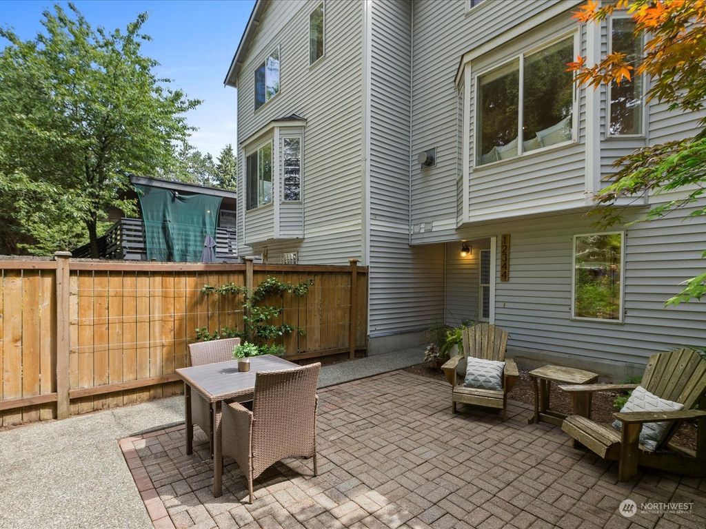 Photo of 12344 Hiram Place NE, Seattle, WA 98125 (MLS # 2138579)