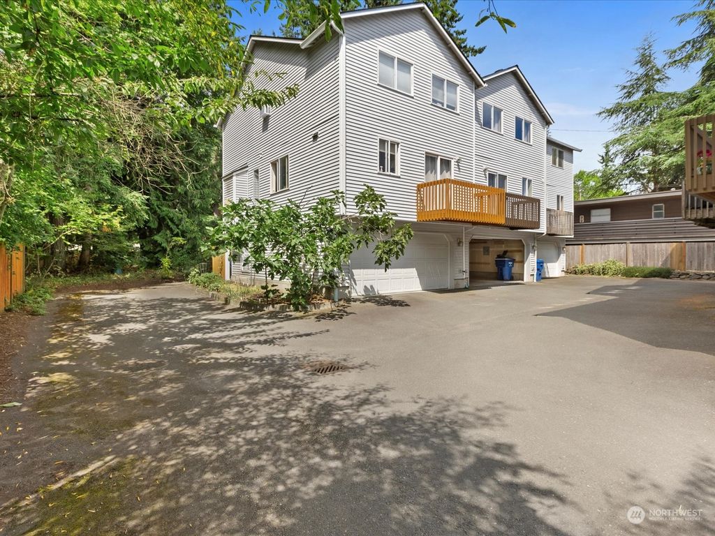 Photo of 12344 Hiram Place NE, Seattle, WA 98125 (MLS # 2138579)