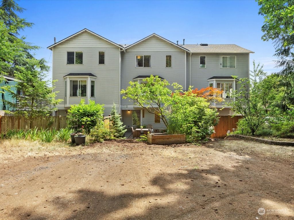 Photo of 12344 Hiram Place NE, Seattle, WA 98125 (MLS # 2138579)