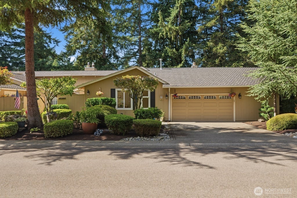 Photo of 25305 144th Avenue SE #D, Kent, WA 98042 (MLS # 2579095)
