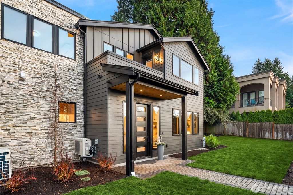 Photo of 5916 108th Avenue NE, Kirkland, WA 98033 (MLS # 2459900)