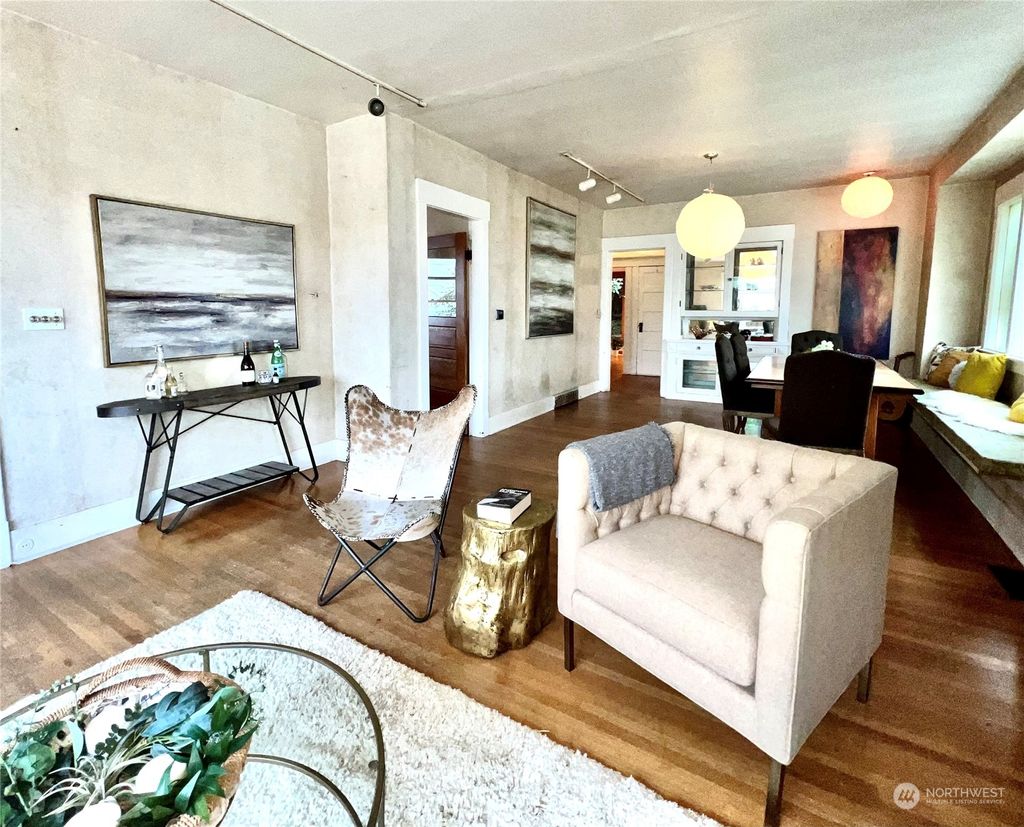 Photo of 2929 Mayfair Avenue N, Seattle, WA 98109 (MLS # 2163601)