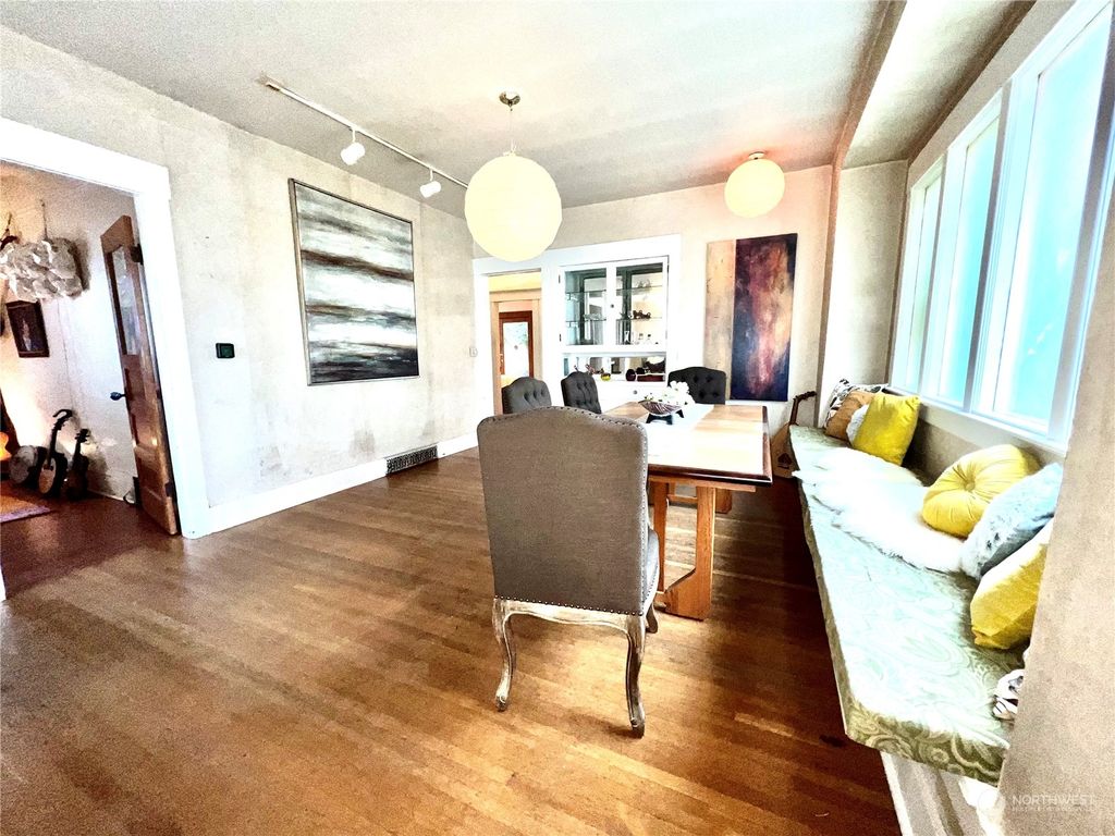 Photo of 2929 Mayfair Avenue N, Seattle, WA 98109 (MLS # 2163601)