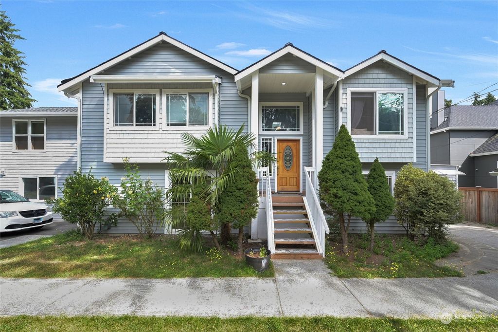 Photo of 7118 NE 170th Street, Kenmore, WA 98028 (MLS # 2024880)