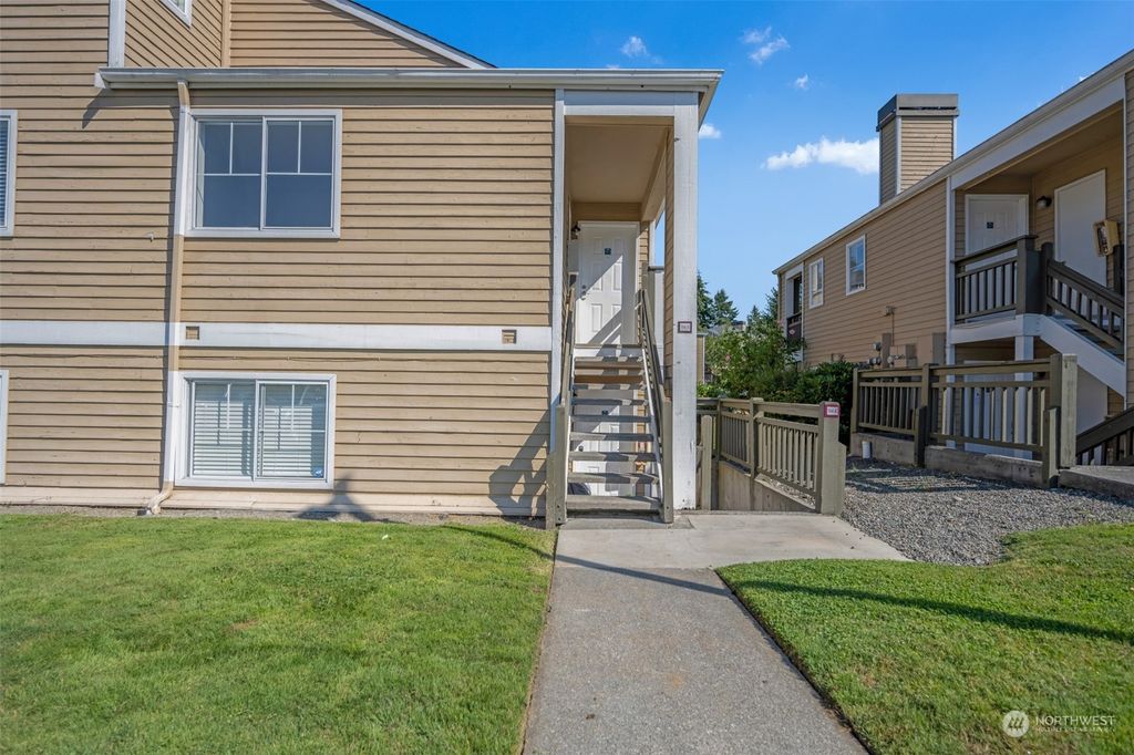 Photo of 5300 Harbour Pointe Boulevard #304N, Mukilteo, WA 98275 (MLS # 2000339)