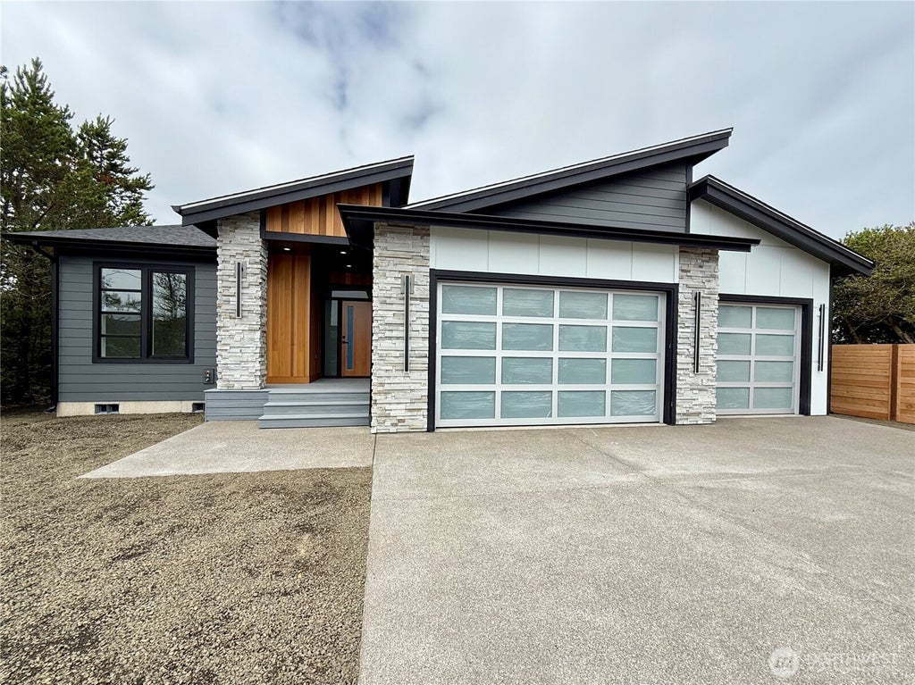 Photo of 887 Texmar Avenue SW, Ocean Shores, WA 98569 (MLS # 2548028)