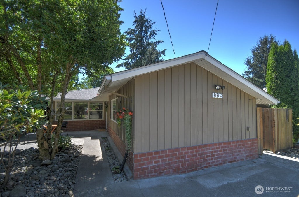 Photo of 1335 5th Avenue SE, Olympia, WA 98501 (MLS # 2550276)