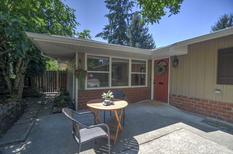 Photo of 1335 5th Avenue SE, Olympia, WA 98501 (MLS # 2550276)