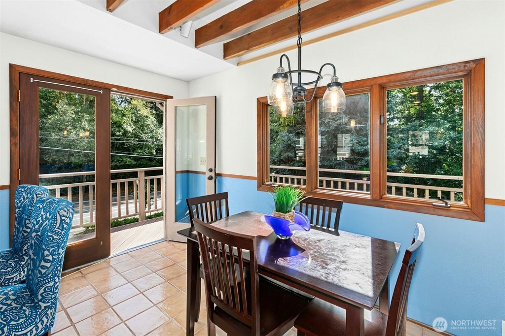 Photo of 18901 61 Avenue NE, Kenmore, WA 98028 (MLS # 2442916)