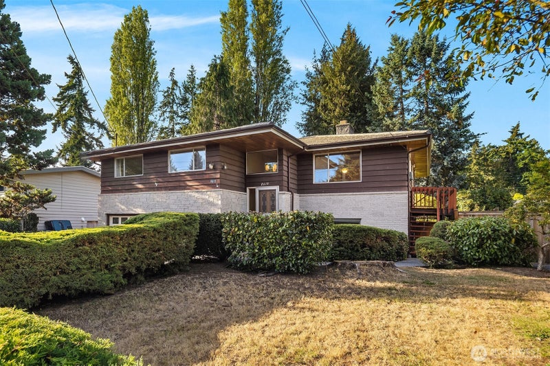 8619 Maple Lane