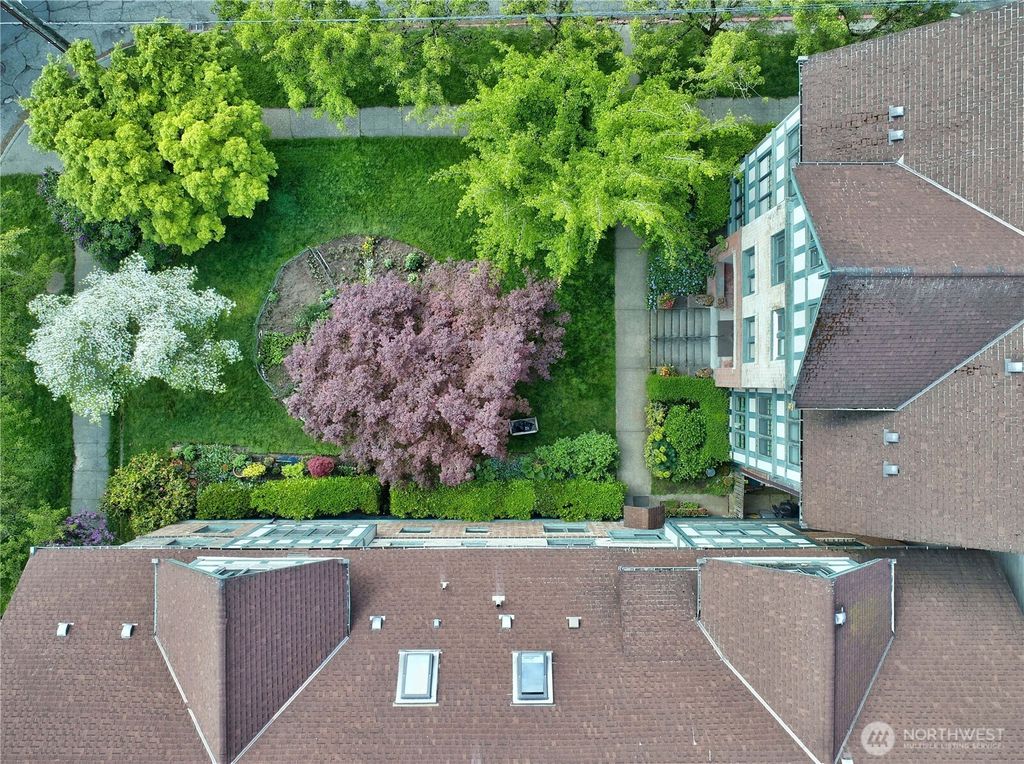 Photo of 409 16th Avenue E #21, Seattle, WA 98112 (MLS # 2371038)