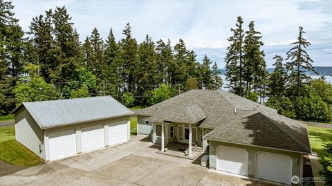 Photo of 152 E Morris Road, Coupeville, WA 98239 (MLS # 2521726)
