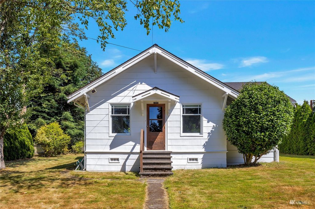 Photo of 1456 SW 149th Street, Burien, WA 98166 (MLS # 1992040)