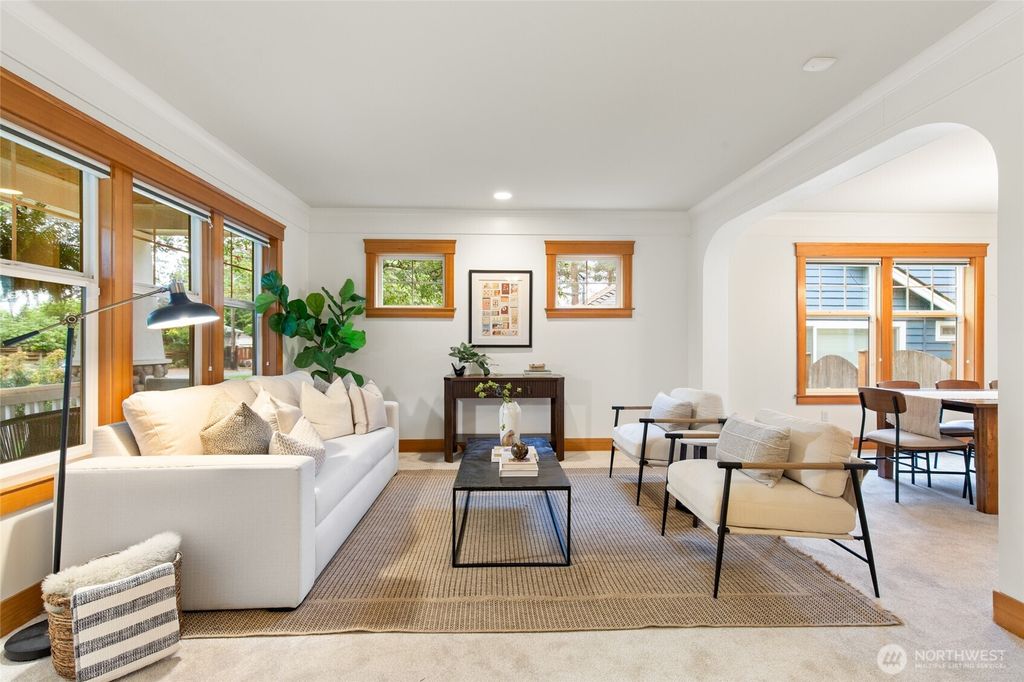 Photo of 11035 Bartlett Avenue NE, Seattle, WA 98125 (MLS # 2391657)