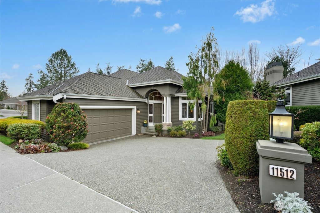 Photo of 11512 W Oakmont Drive, Mukilteo, WA 98275 (MLS # 2342088)