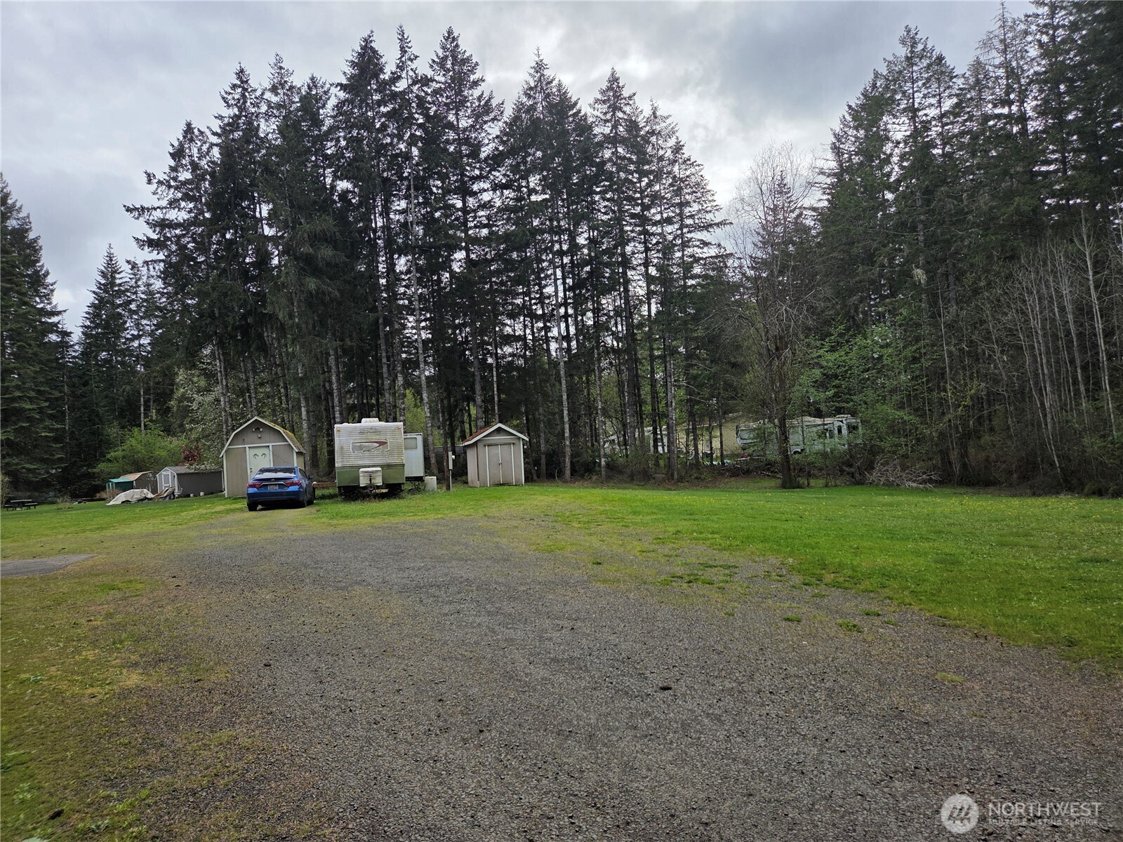 1266 E Pickering Road