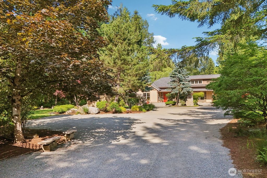 Photo of 3018 Ilwaco Avenue NE, Renton, WA 98059 (MLS # 2419145)
