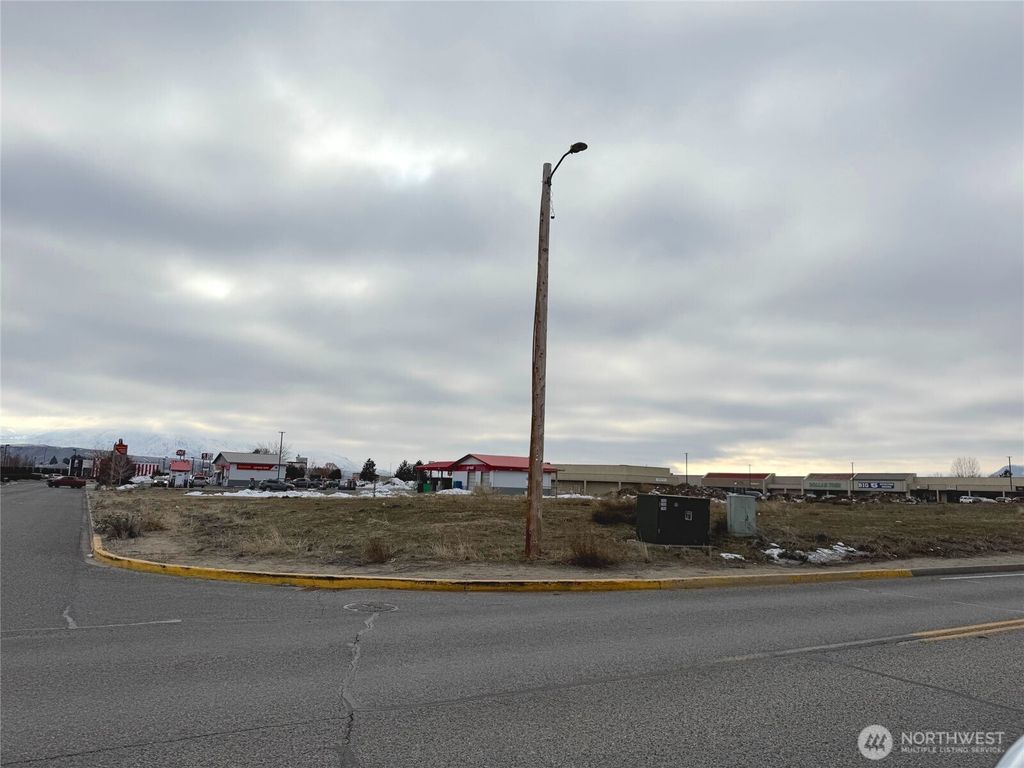 Photo of 8 Omache Drive, Omak, WA 98841 (MLS # 2500525)