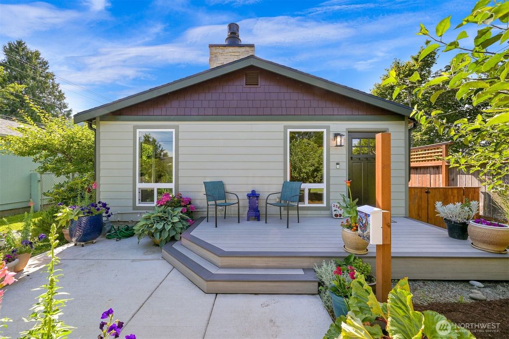 Photo of 2505 Cherry Street, Bellingham, WA 98225 (MLS # 2546837)