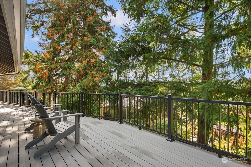 Photo of 8620 NE 20th Street, Clyde Hill, WA 98004 (MLS # 2302251)