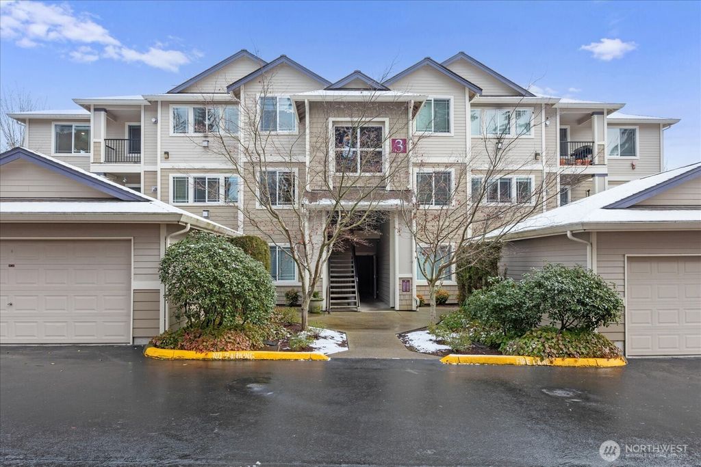 Photo of 107 164th Street S #3-402, Bothell, WA 98012 (MLS # 2497954)