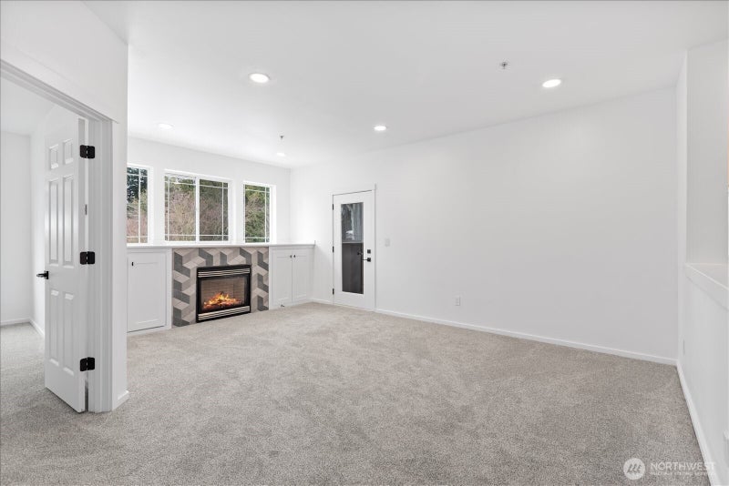 107 164th Street S 3-402