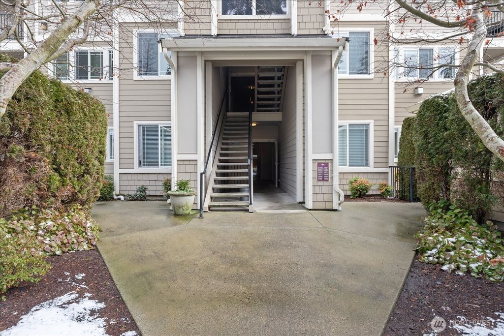 Photo of 107 164th Street S #3-402, Bothell, WA 98012 (MLS # 2497954)