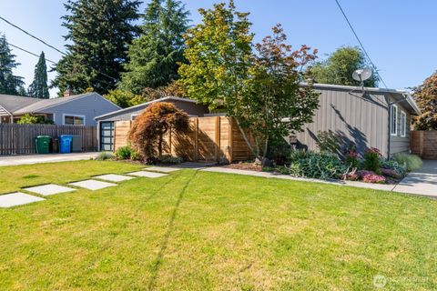Photo of 1252 N 172nd Street, Shoreline, WA 98133 (MLS # 2520609)