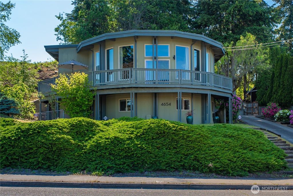 Photo of 4654 N Vassault Street, Tacoma, WA 98407 (MLS # 2528113)