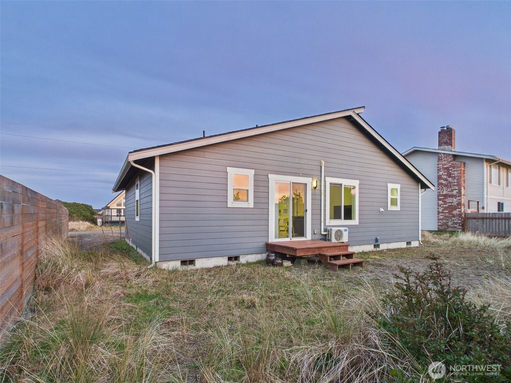 listing image 9360462012342393379
