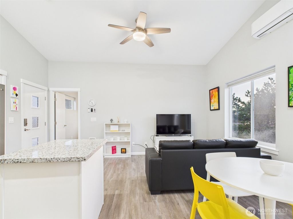 listing image 9365190738595408997