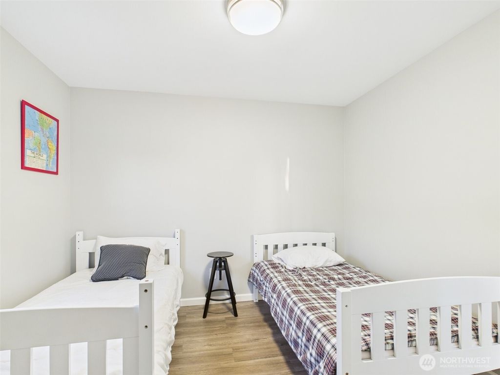 listing image 9366004655973300149