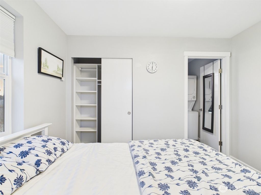 listing image 9361854773698935728