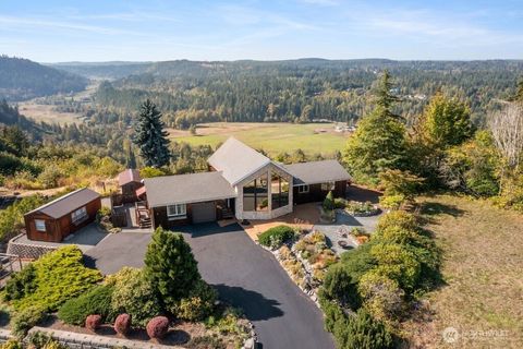 Photo of 212 Dow Ridge Drive, Eatonville, WA 98328 (MLS # 2436847)