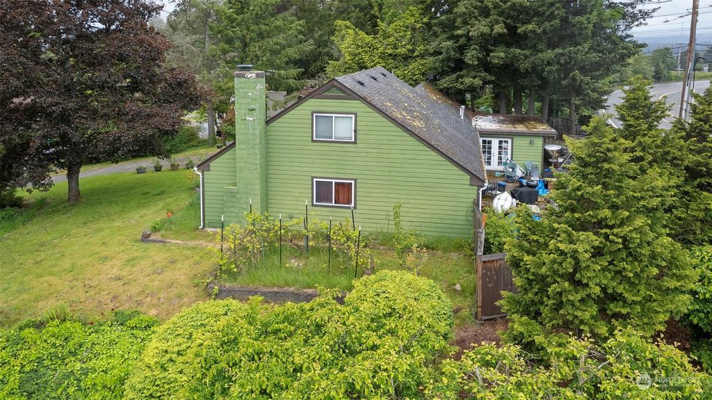 Photo of 16168 139th Place SE, Renton, WA 98058 (MLS # 2245014)