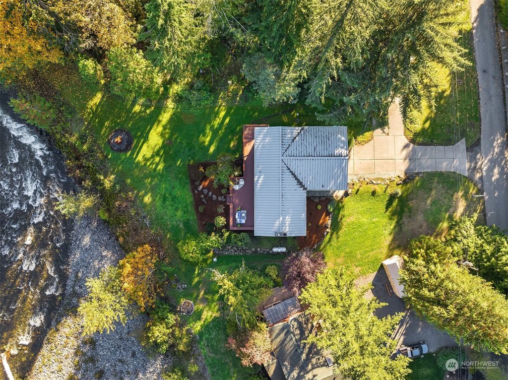 Photo of 7702 442nd Place SE, Snoqualmie, WA 98065 (MLS # 2160507)