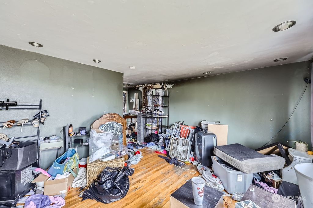Photo of 1824 Highland Avenue, Everett, WA 98201 (MLS # 2328381)