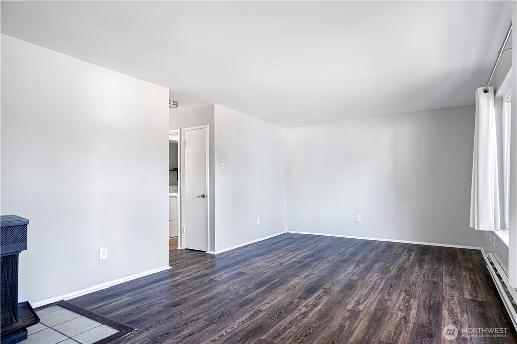 Photo of 5628 SE 123rd Avenue, Bellevue, WA 98006 (MLS # 2435952)