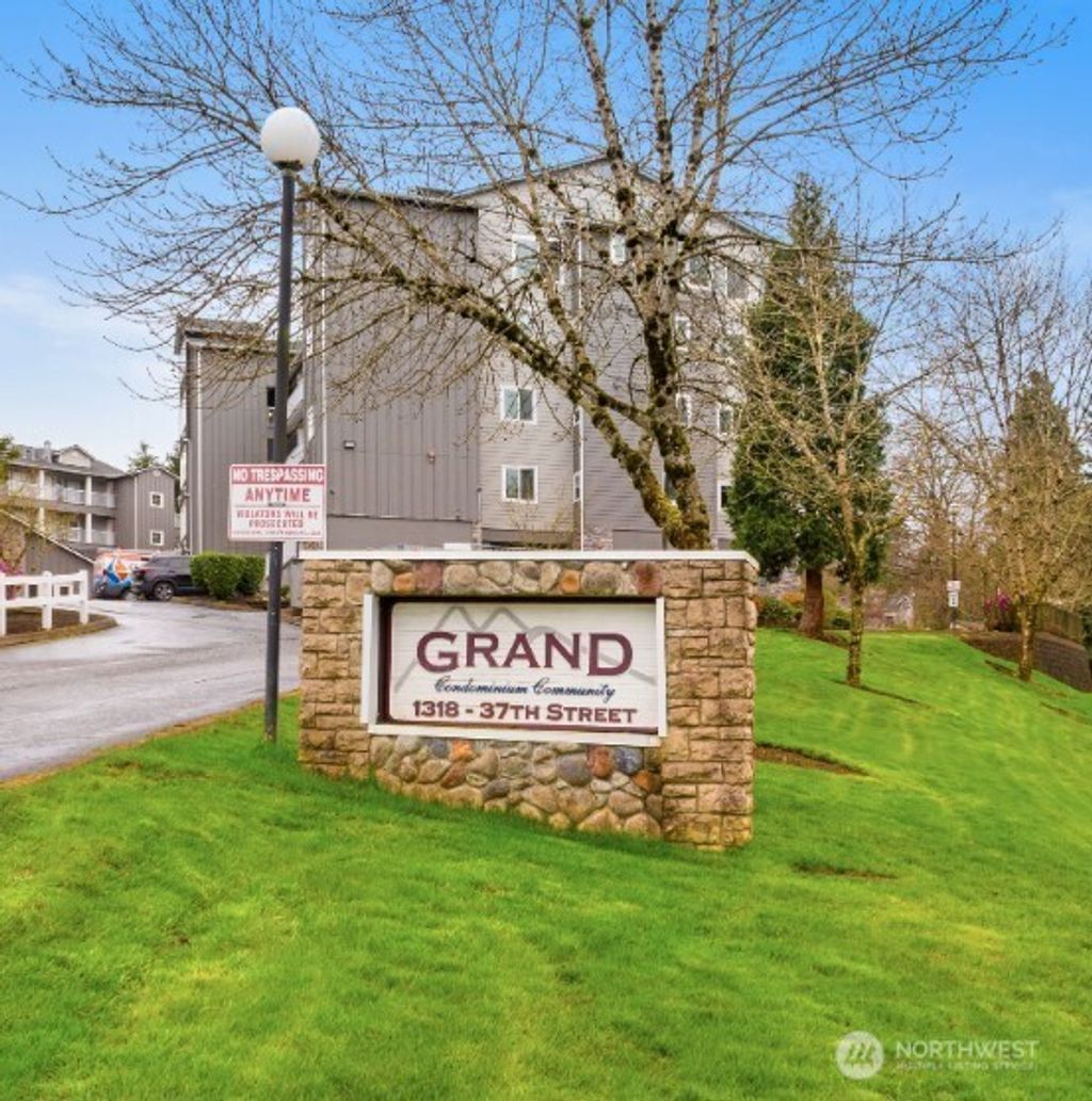 Photo of 1318 37th Street #2-516, Everett, WA 98201 (MLS # 2354079)