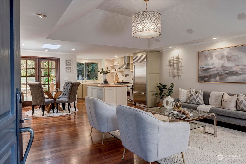 Photo of 2027 77th Avenue NE, Medina, WA 98039 (MLS # 2148887)