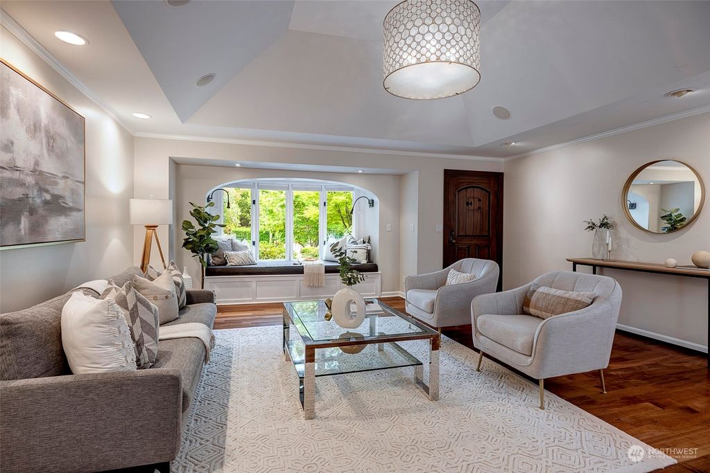 Photo of 2027 77th Avenue NE, Medina, WA 98039 (MLS # 2148887)