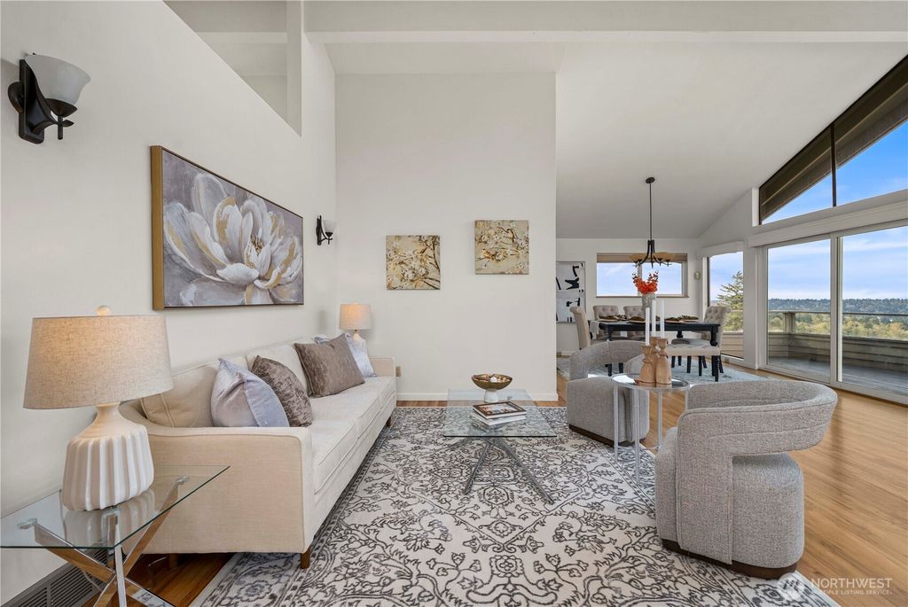 Photo of 4538 Somerset Drive SE, Bellevue, WA 98006 (MLS # 2467533)