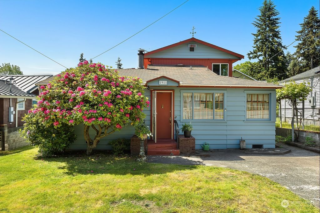 Photo of 1911 N 137th Street, Seattle, WA 98133 (MLS # 2245879)
