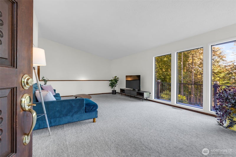 104 McMenomy Drive